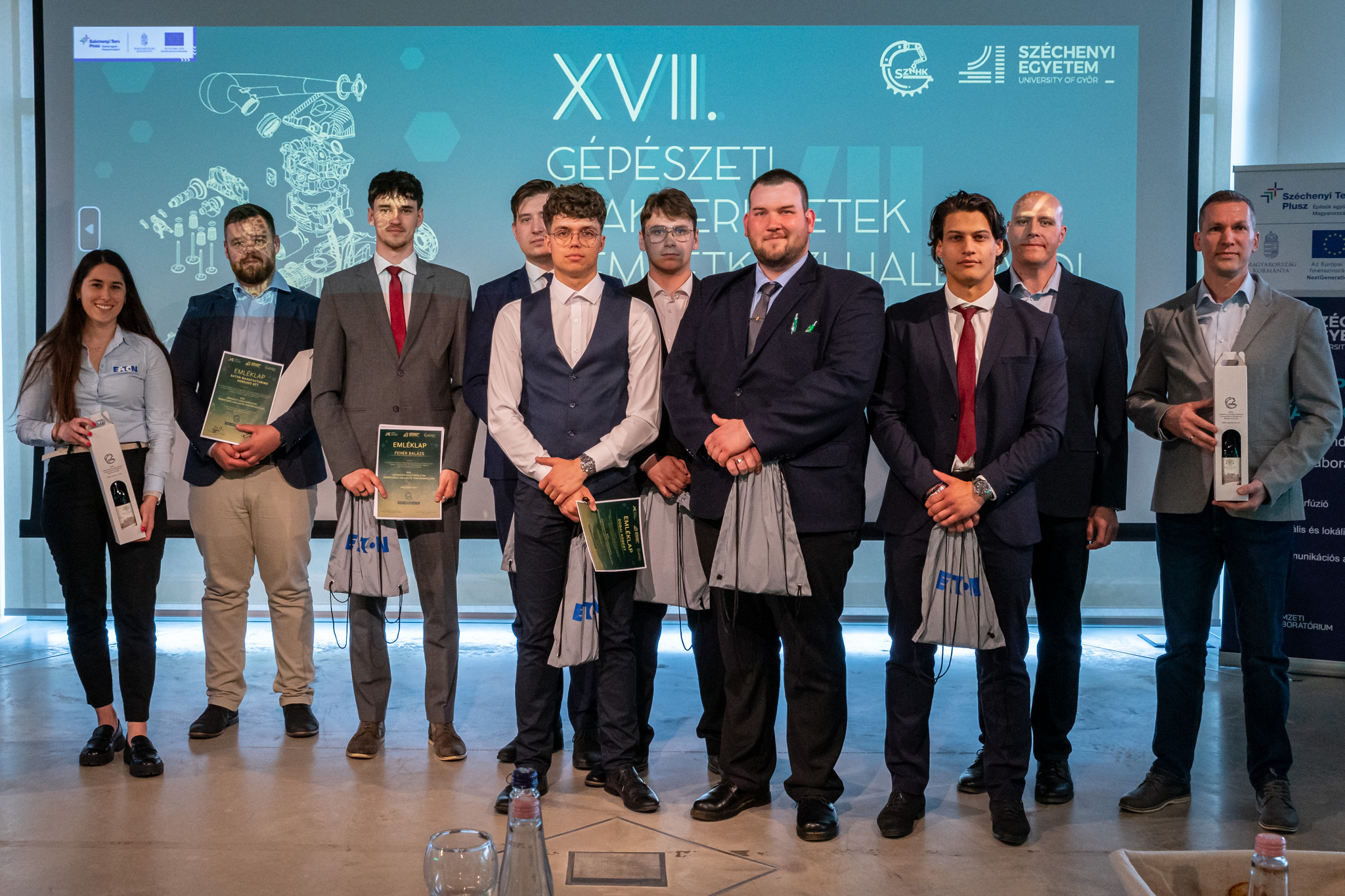 The award-winning teams (Photos: Gergely Nagy)